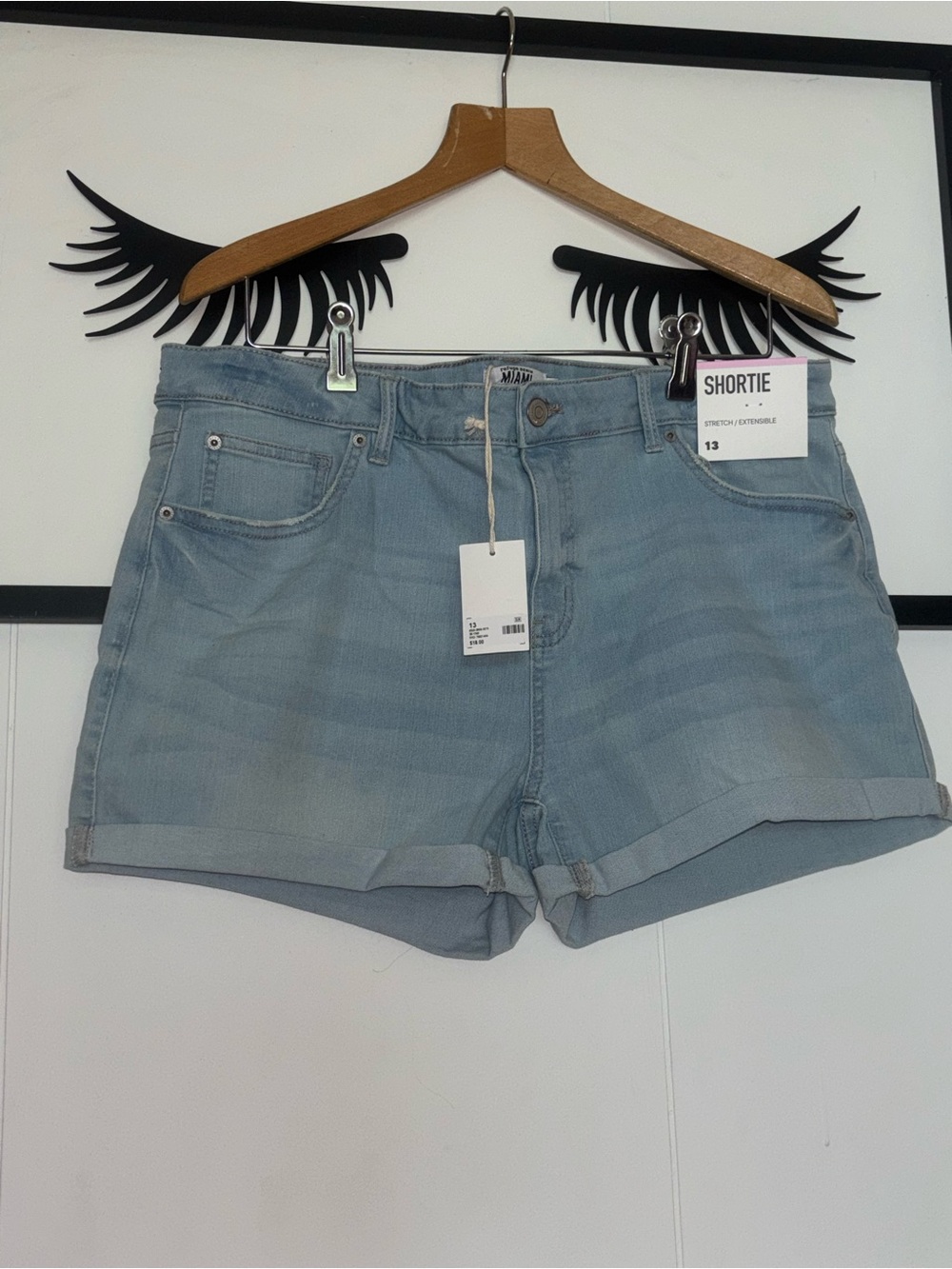 🔥 NWT Light Blue Denim Shortie Shorts 🔥